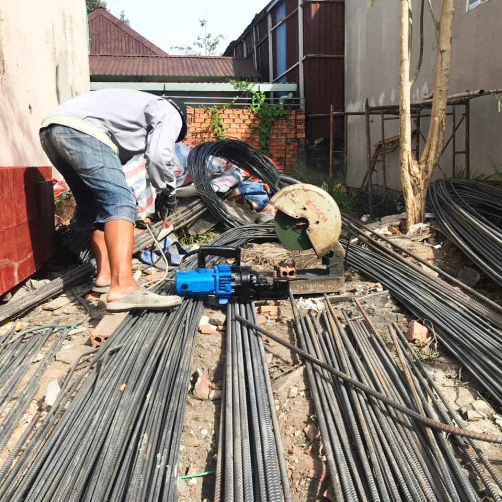 bàn giao máy cắt sắt thuỷ lực cầm tay tại công trình TPHCM