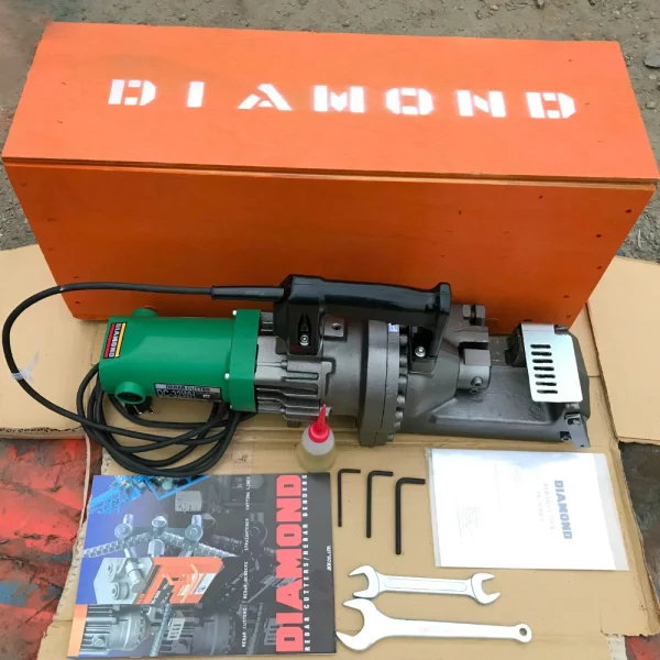 Máy cắt sắt thủy lực cầm tay Diamond DC-32WH chính hãng