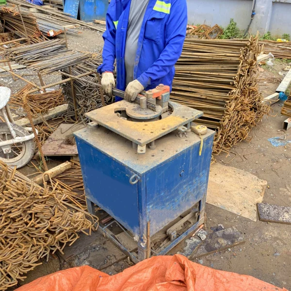 Bẻ mỏ sắt Nhanh và Bền với máy uốn sắt 3 pha