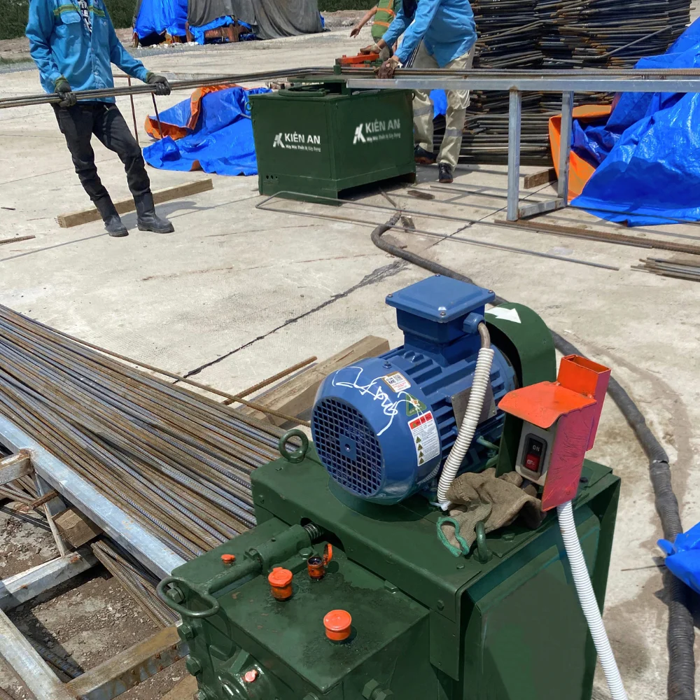 Máy cắt sắt phi 32 tại công trình cao tốc Châu Đốc Cần Thơ Sóc Trăng