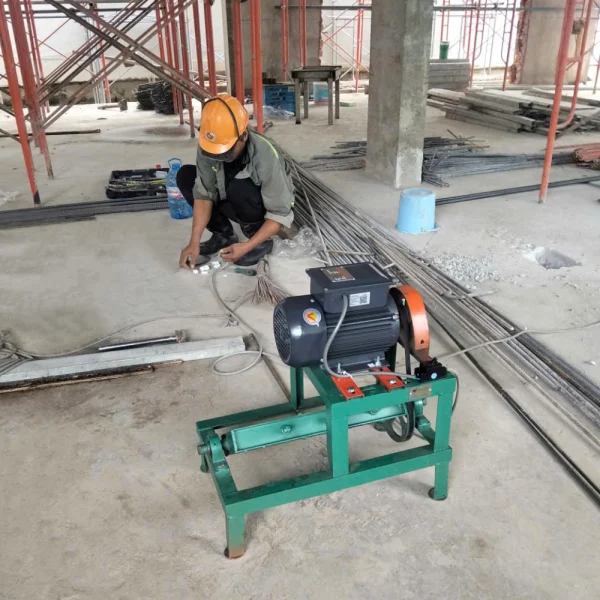 Máy duỗi sắt cơ thiết kế nhỏ gọn, dễ dàng di chuyển tại công trình dân dụng