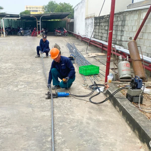 Nắn thẳng sắt gập đôi 11m7 hiệu quả với máy uốn thủy lực