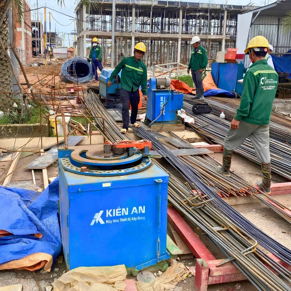 Máy cắt sắt và máy uốn sắt bàn giao tại Bình Dương