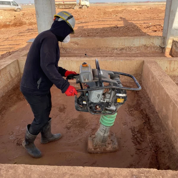 Máy đầm cóc tối ưu cho việc gia cố nền tầm vài mét vuông