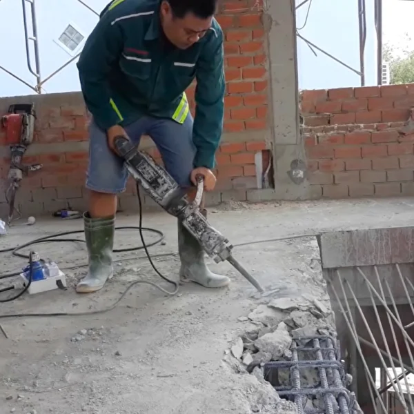 Máy đục bê tông giúp cải tạo nền công trình cao tầng tối ưu